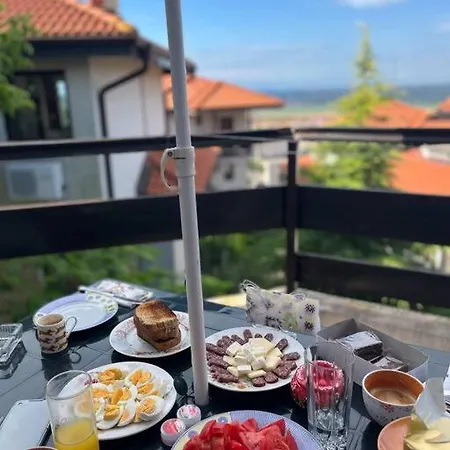 1 Bedroom In Bay View Apartment Kosharitsa