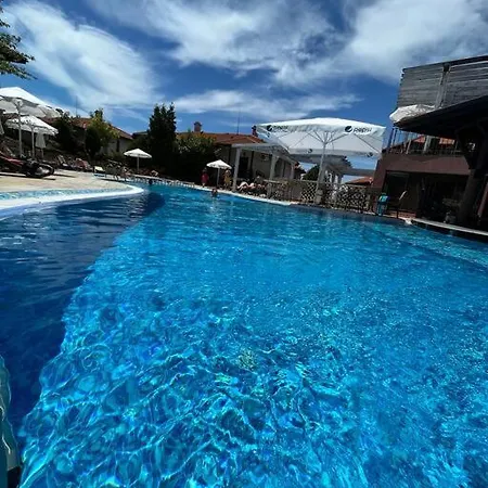 1 Bedroom In Bay View Apartment Kosharitsa